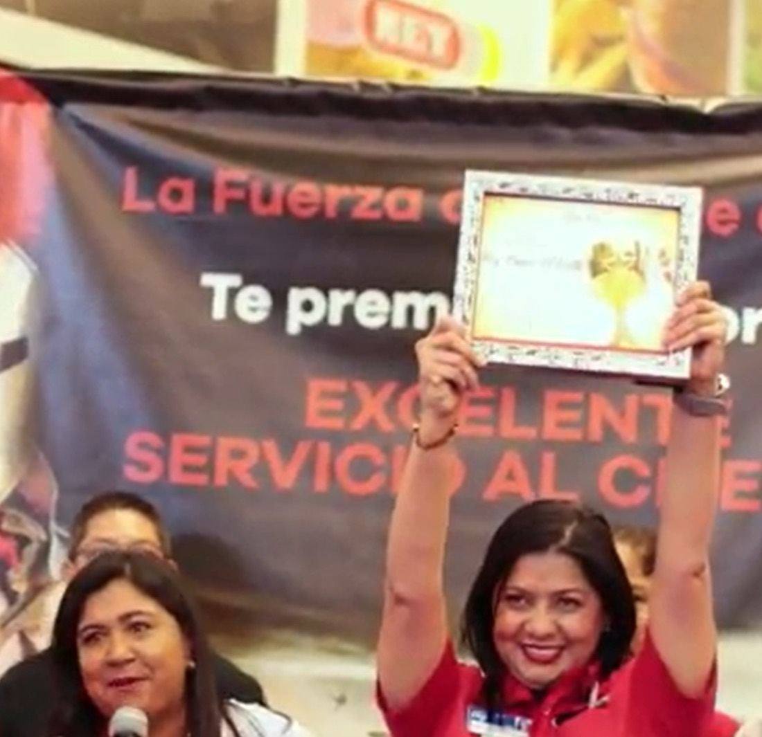 Reconocimiento por Excelente Servicio al Cliente en una cadena que trabajó con Buenavoz